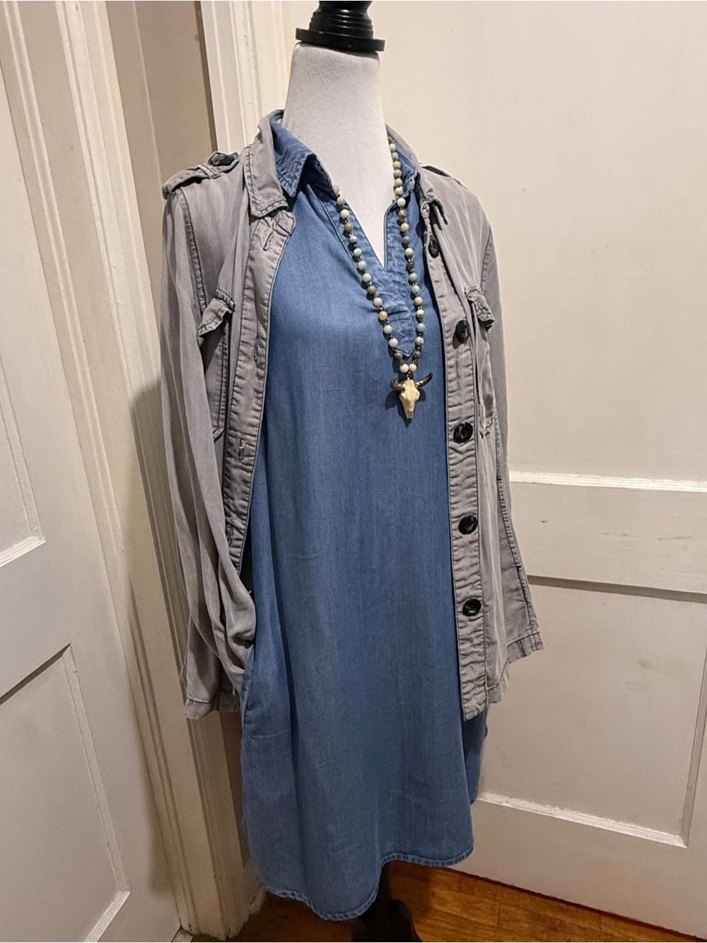 beachlunchlounge chambray blue sleeveless midi dress